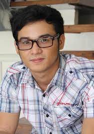 Uytingco appeared as pip in the film ang tanging ina (2003). Alwyn Uytingco Photos Alwyn Uytingco Picture Gallery Famousfix