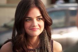 Ranking Aria's Earrings On 'Pretty Little Liars' From Totally Bonkers To  Very Chic — PHOTOS