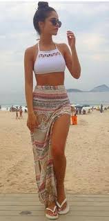 Perfect Beach Outfits Every Woman Should Wear During Vacation In 2020 Beach Outfit For Women Beach Outfit Women Beach Outfits Women Summer