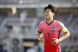 Évoluant au poste d' attaquant , il joue actuellement avec l'équipe londonienne de tottenham hotspur en. Spurs Star Son Heung Min Left Out Of South Korea S Olympic Squad The Japan Times