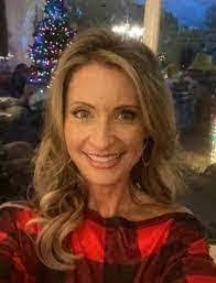 Jennifer Walp's Instagram, Twitter & Facebook