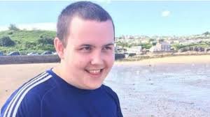 Sioc a hunllef': Profiad teulu ar ôl dal Covid-19