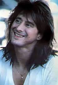 Gregg and Steve had beautifully blended voices. I like it when Gregg  finishes singing his part and he looks over to Steve, as if wondering if  Steve is there. Yes, Steve is