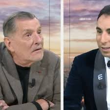 Johnny Hallyday : son ancien producteur Jean-Claude Camus dévoile l'énorme  chèque qu'il a touché lors d'une tournée et révèle cette chose très dure  qu'il a eue à lui dire (VIDEO)