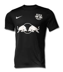Go on our website and discover everything about your team. Red Bull Bragantino 2020 Auswarts Trikot