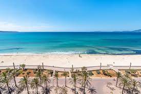 Hier werden sie paddelsurfen üben, einen wunderschönen tauchen sie ein in die ruhigen gewässer des mittelmeers oder steigen sie auf das surfbrett und verbringen sie einen tag voller spaß mit der ausübung der wassersportarten, die in playa de palma möglich sind. Playa De Palma Immobilien In Playa De Palma Auf Mallorca Kaufen