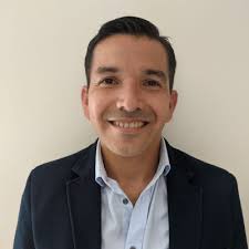 Al fin con mi título en mano 👏🎓🎉