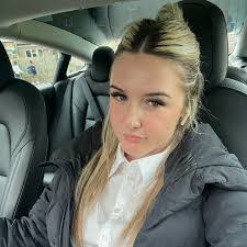 Fran Rowley's Instagram, Twitter & Facebook