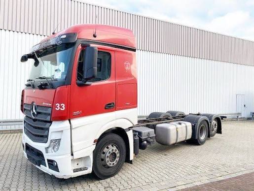 Mercedes Benz 2541L-2003 Cab & Chassis Truck