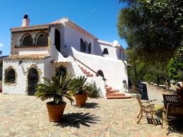 Villa Delfina Relax In Nature Sleep 6 7 See 5 Min Hauser Zur Miete In Eden Rock Sardegna Italien In 2020 Haus Mieten Villa Haus