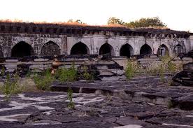 Bijapur tourism and travel guide. Saat Kabar A Grave Destination In Bijapur