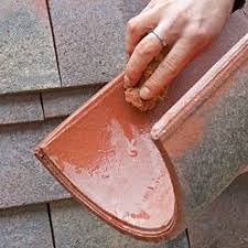 Installer Un Faitage Scelle Sur Un Toit De Tuiles Toiture Tuile Tuiles Toit