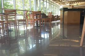 Facility floors are exposed to a variety of challenges on a daily basis, including ongoing foot and wheel traffic, sanitation threats, harsh acids, impact and more. The Differences Between Mechanically And Chemically Polished Concrete Concrete Decor