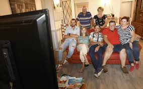 Laurent et maud, c'est le couple phare de la saison 2019 de l'amour est dans le pré sur m6. On A Regarde L Amour Est Dans Le Pre Chez Lolo Le Fermier Le Parisien