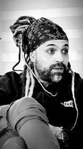 Roberto Velazquez's Instagram, Twitter & Facebook