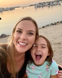 Natalie Avery's Instagram, Twitter & Facebook