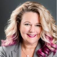 Delinda Hall's Instagram, Twitter & Facebook