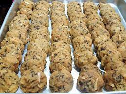 Biskut chip coklat ini sangat sesuai dibuat ketika hari raya. Resepi Chocolate Chip Cookie Mudah Sukatan Cawan Kongxie Kongsi Artikel Dan Berita Berinformasi Gambar Video Resepi Dan Cerita Lawak