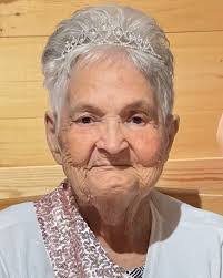 Elaine Herndon's Instagram, Twitter & Facebook