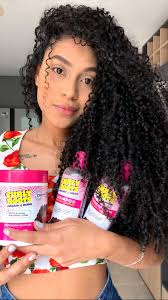 Estoy amando la línea “Curly Roots” de @Yuma_cosmetics , Me deja este pelo  bellooo, suave e hidratado. 😍😍, Todos sus ingredientes naturales le  aportan a mi cabello los nutrientes que necesitan mis ...