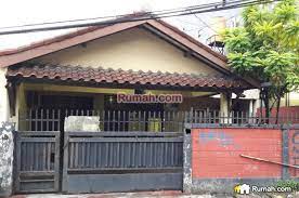 Pasalnya kayu merbau akan memberikan finishing warna gelap pada rumah yang membuat rumah semakin modern. Dijual Rumah Kayu Jati Pulo Gadung Jakarta Timur Dki Jakarta 6 Kamar Tidur 180 M Rumah Dijual Oleh Kurniadi Sugiarta Rp 3 3 M 14079719