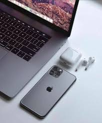 Apple Iphone 11 Vs Iphone Xr What S The Difference In 2020 Apple Iphone Accessories Iphone Apple Smartphone