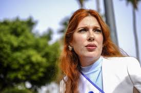 REINA DEL CARNAVAL DE LAS PALMAS 2023: Carla Miranda: "He recibido algunas  críticas en Facebook porque piensan que no soy canaria"