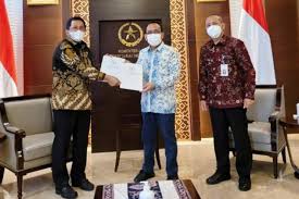 Pelantikan listyo sigit dilakukan dengan berlandaskan pada keputusan presiden (keppres) republik indonesia nomor 5/polri tahun 2021 tentang pengangkatan kepala kepolisian negara republik. 0dbixaf7rzrs2m