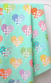 Checkered Heart Quilt A Free Quilt Pattern Mit Bildern Steppmuster Quilten Anfanger Quiltmuster