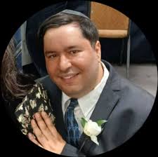 Hello everyone, my name is Daniel Collinson. I'm from San Diego,  California, and I am a widower. I'm here with an open heart, looking for a  strong and genuine relationship that can