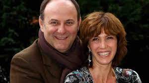 Gli ex coniugi oggi hanno un buon rapporto ed entrambi sono di nuovo felici accanto ad altre. Patrizia Ex Moglie Di Gerry Scotti Dal Tradimento Alla Sparizione