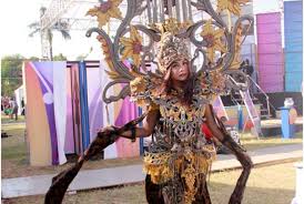 Baju kain tenun, jepara, jepara. Kreasi Busana Carnival Tampilkan Kearifan Lokal Jepara