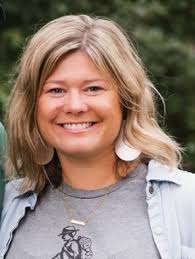 Annie Henderson's Instagram, Twitter & Facebook