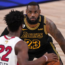 Los angeles lakers vs miami heat. Lakers Overwhelm Shorthanded Heat In Game 2 To Take Control In Nba Finals Nba Finals The Guardian