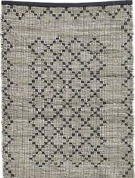 Spezialist für den verkauf von berber teppichen und marokkanischen teppichen seit mehr als 20 jahren bieten wir beni ourain teppiche und boucherouite teppiche aus berbern frauen in verschiedenen regionen marokkos wie beni ourain, azilal, ourika, boujaâd erhalten Nordal Teppich Chindi Gewebt Leder Baumwolle 200x250 Cm Designwohnen De