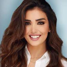إستراحة من mtv وعودة للدراسة. Jessica Azar Jessicaazar Twitter