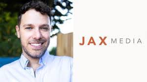 Lindsay Donohue's Instagram, Twitter & Facebook