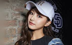 An side pic angel of tzuyu. Kpop Tzuyu Smile Girl Asian Hd Wallpaper Wallpaperbetter