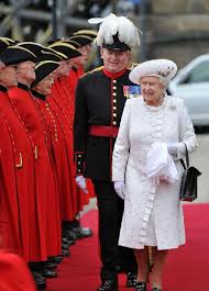 Archives Aout 2012 Princess Monarchy Robes Royales Reine Elisabeth Ii Elisabeth Ii