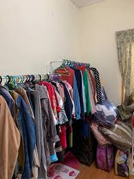 Pot bunga dengan warna dan gambar yang cantik, bisa dimodifikasi dan dibuat sesuai dengan keinginan anda. Rumah Ini Cuma Ada 2 Bilik Janji Anak Bahagia Stor Simpan Baju Berubah Wajah Mingguan Wanita