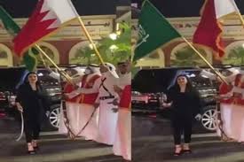 انتشر خبر عبر مجلات النجوم حول قضية خضوع الفنانة البحرينية إلى عملية تجميل نادرة من نوعها، تفاعل متابعين الفنانة مع هذا الموضوع ولكن قامت الفنانة بنفي جميع الشائعات حول هذه القضية، من خلال خروجها بمقطع فيديو تؤكد من. Ø§Ù„Ù…Ù‡Ø±Ø© Ø§Ù„Ø¨Ø­Ø±ÙŠÙ†ÙŠØ© ØªØ³ØªÙ‚Ø¨Ù„ Ø§Ù„Ø³Ø¹ÙˆØ¯ÙŠÙŠÙ† Ø¨ÙˆØµÙ„Ø© Ø±Ù‚Øµ ÙÙŠØ¯ÙŠÙˆ Ø§Ù„Ù…ØµØ±ÙŠÙˆÙ†