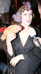 Iulia albu is one of the most influential romanian fashion editors and the most famous romanian fashion blogger. Iulia Albu Urla De Furie Fashion Editor Ul I A Declarat Razboi Unei Super Vedete O Desfiintez E Jenant Ce A Facut