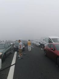 Din cauza poleiului de pe șosea, 17 mașini au fost implicate în trei accidente rutiere pe autostrada soarelui în această dimineață. P3q Ir3 Sxe2um