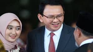 Erick thohir menikah dengan seorang wanita bernama elizabeth tjandra. Kritik Sikap Erick Thohir Fahri Hamzah Kasihan Ahok