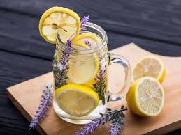 Dengan memaksimalkan bahan baku yang ada, tentu hasil jadi makanan dan minuman kita juga akan lebih istimewa. Cara Membuat Air Lemon Untuk Diet Mudah Dan Bisa Detoks Tubuh Health Liputan6 Com