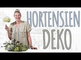 Trendige Herbstdekoration Mit Hortensien Aus Dem Garten Diy Youtube Herbst Dekoration Getrocknete Blumen Und Hortensien