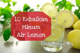Cara masukkan air ke dalam jag yang berisi timun dan lemon. 10 Kebaikan Minum Air Lemon Genkimomma My