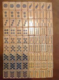 Vintage Two Tone Butterscotch Emerald Green Bakelite Mah Jong Set