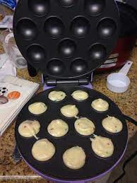 Before Heating Your Maker Pour The Batter Into The Maker Then Heat The Maker And When It S Hot Enoug Cake Pop Maker Babycakes Cake Pop Maker Baby Cakes Maker
