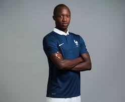 Hier, antoine conte, joueur de l'équipe de football de reims aurait tabassé un passant de 19 ans à coups de batte de baseball. Antoine Conte Footballeur De Reims Mis En Examen Pour Une Tres Violente Agression